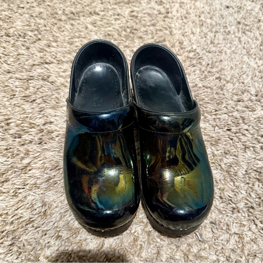 Dansko Petrol Patent Clog!